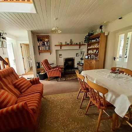 Cottage, Castlelough